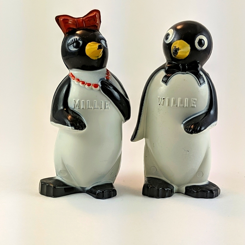 Vintage Willie & Millie Penguin S/P Shakers